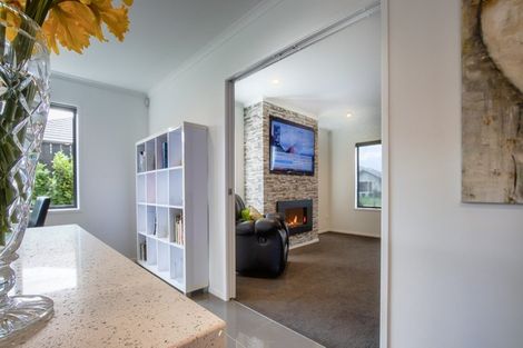 Photo of property in 31 Lilac Close, Cambridge, 3434