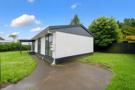 Photo of property in 2/16 Cameron Place, Ranui, Auckland, 0612