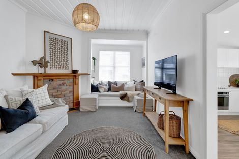 Photo of property in 131 Lemon Street, New Plymouth, 4312