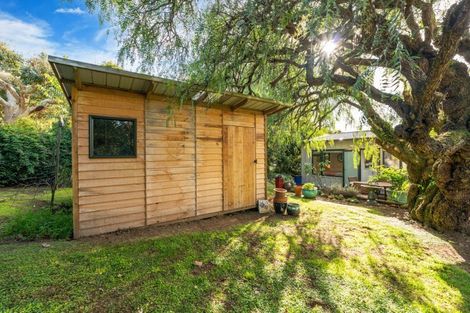 Photo of property in 2 Earle Place, Acacia Bay, Taupo, 3330