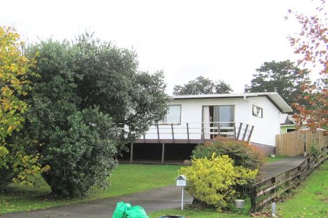 Photo of property in 22 Thorburn Avenue, Red Beach, 0932