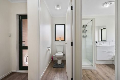 Photo of property in 71 Hillcrest Drive, Kelvin Grove, Palmerston North, 4414