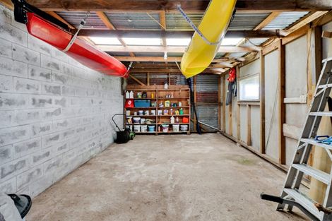Photo of property in 382 South Road, Omata, New Plymouth, 4374