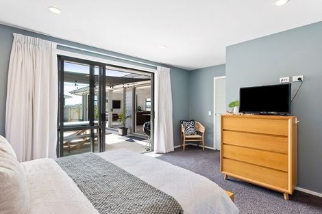 Photo of property in 6 Lambert Way, Paraparaumu, 5032