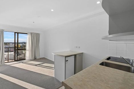 Photo of property in The Rennaissance, 5j/18 Ronwood Avenue, Manukau, Auckland, 2104