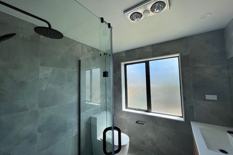 Photo of property in 38b Mcwhirters Farm Lane, Massey, Auckland, 0614