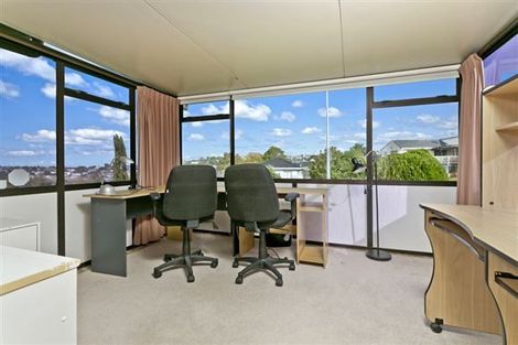 Photo of property in 40 Athena Drive, Totara Vale, Auckland, 0629