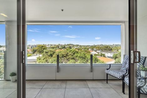 Photo of property in 304/25 Bute Road, Browns Bay, Auckland, 0630