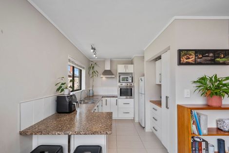 Photo of property in 2/57 Pemberton Crescent, Greerton, Tauranga, 3112