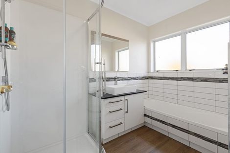 Photo of property in 94 Makarini Street, Paraparaumu, 5032