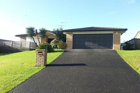 Photo of property in 28 Jadewynn Drive, Massey, Auckland, 0614