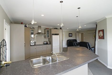 Photo of property in 3 Gibbston Close, Huntington, Hamilton, 3210