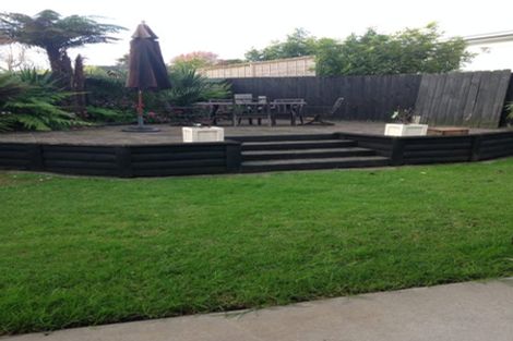 Photo of property in 4/56 Youngs Road, Papakura, 2110