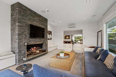 Photo of property in 10 Royds Street, Fendalton, Christchurch, 8014