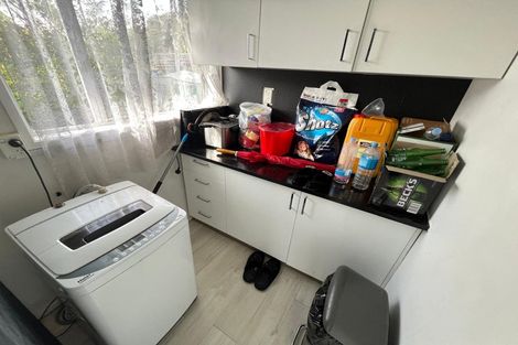 Photo of property in 16 Temuri Place, Glendene, Auckland, 0602