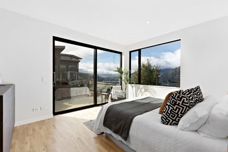 Photo of property in 5 Lancewood Lane, Queenstown, 9300