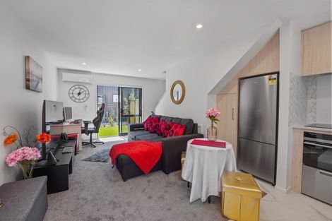 Photo of property in 3/5 Milne Crescent, Taita, Lower Hutt, 5011