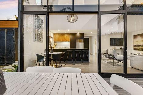 Photo of property in 4 Halyard Place, Te Atatu Peninsula, Auckland, 0610