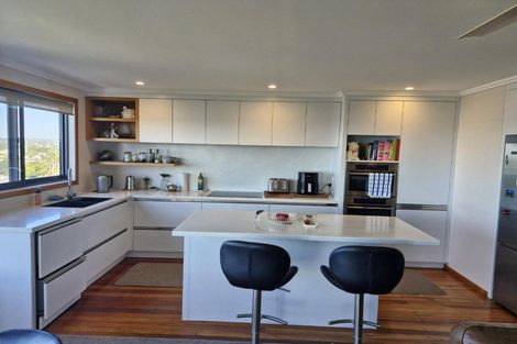 Photo of property in 24 Scott Street, Moturoa, New Plymouth, 4310