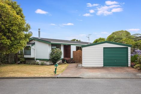 Photo of property in 15 James Cook Drive, Whitby, Porirua, 5024