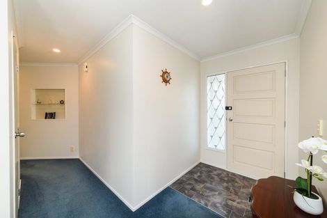 Photo of property in 93 Peter Hall Drive, Kelvin Grove, Palmerston North, 4414