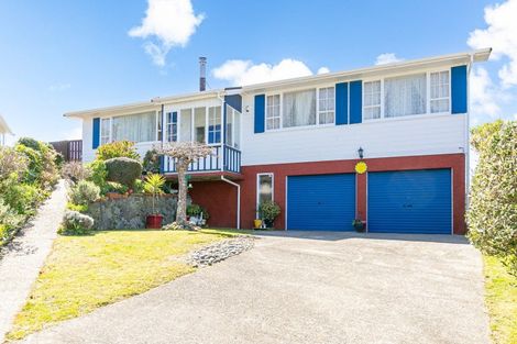 Photo of property in 24 Turriff Crescent, Tawa, Wellington, 5028