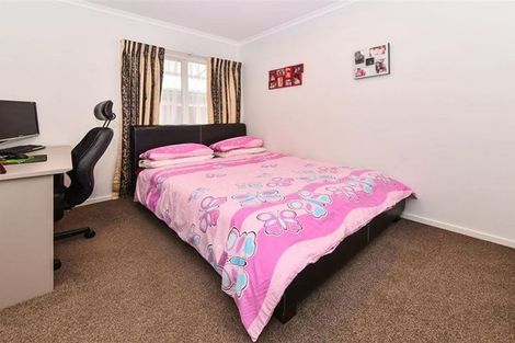 Photo of property in 88 Popokatea Drive, Takanini, 2112