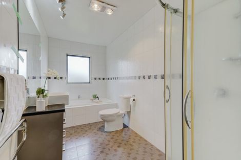 Photo of property in 15 Chadwick Place, Rototuna North, Hamilton, 3210