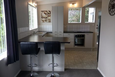 Photo of property in 5a Robert Street, Newlands, Wellington, 6037