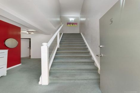 Photo of property in 5/81 Birkenhead Avenue, Birkenhead, Auckland, 0626