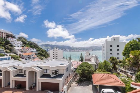 Photo of property in 210 Oriental Parade, Oriental Bay, Wellington, 6011