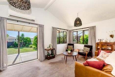 Photo of property in 36 Hollis Road, Paraparaumu Beach, Paraparaumu, 5032