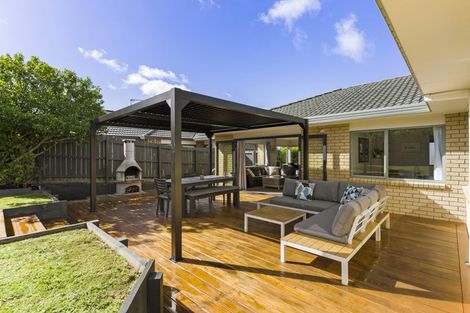 Photo of property in 71 Kath Hopper Drive, Orewa, 0931