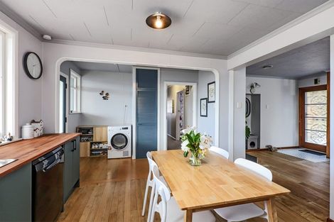 Photo of property in 902 Grove Road, Mayfair, Hastings, 4122