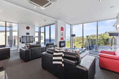 Photo of property in 56 Tamworth Crescent, Newlands, Wellington, 6037