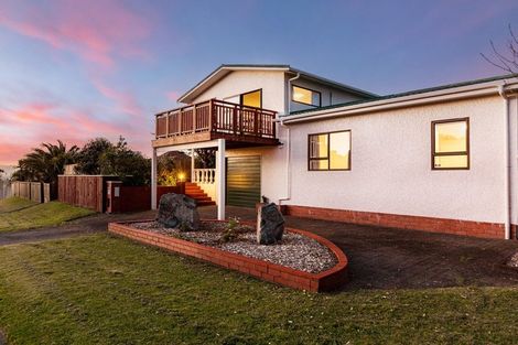 Photo of property in 3 Toru Road, Paraparaumu Beach, Paraparaumu, 5032