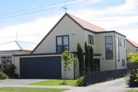 Photo of property in 53 Gresford Street, Edgeware, Christchurch, 8013