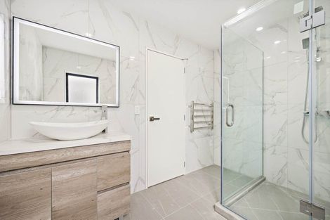 Photo of property in 5 Staines Avenue, Mangere East, Auckland, 2024