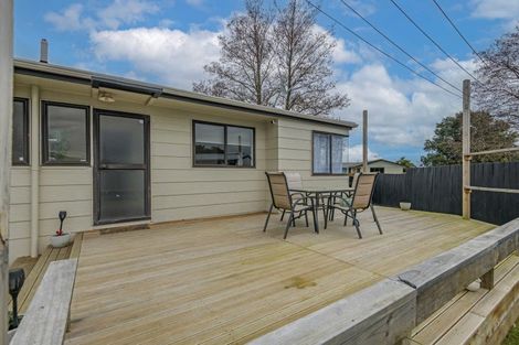 Photo of property in 19 Gladys Place, Kelvin Grove, Palmerston North, 4414