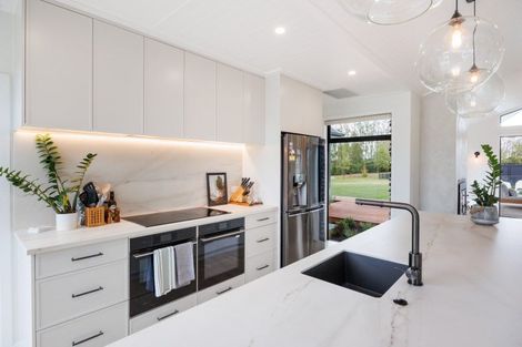 Photo of property in 72 Hartwell Drive, Kelvin Grove, Palmerston North, 4470