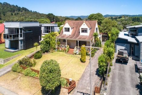 Photo of property in 207 Marie Crescent, Whangamata, 3620