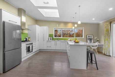Photo of property in 100 Larsen Crescent, Tawa, Wellington, 5028