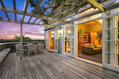 Photo of property in 42 Maritime Terrace, Birkenhead, Auckland, 0626