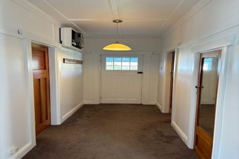 Photo of property in 18 Queens Road, Glen Avon, New Plymouth, 4312