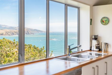 Photo of property in 1 Roys Road, Plimmerton, Porirua, 5026