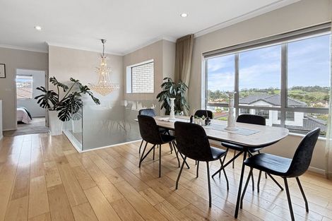 Photo of property in 49 South Kensington Way, Henderson, Auckland, 0612