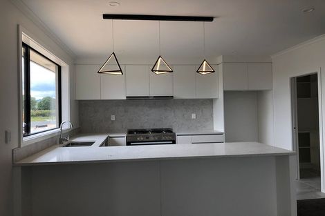 Photo of property in 12 Kaaka Street, Cambridge, 3434