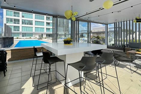 Photo of property in Sentinel Apartments, 2402/3 Northcroft Street, Takapuna, Auckland, 0622