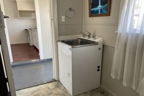 Photo of property in 27 Collins Road, Melville, Hamilton, 3206