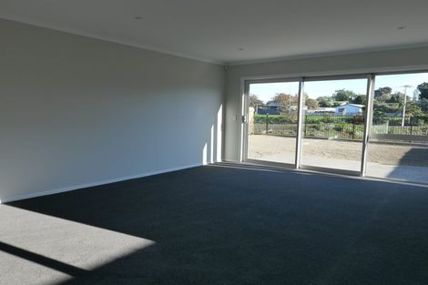 Photo of property in 32 Koru Loop, Paraparaumu, 5032